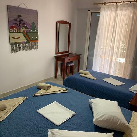 Domenica House Apartment Kondaraina ภายนอก รูปภาพ