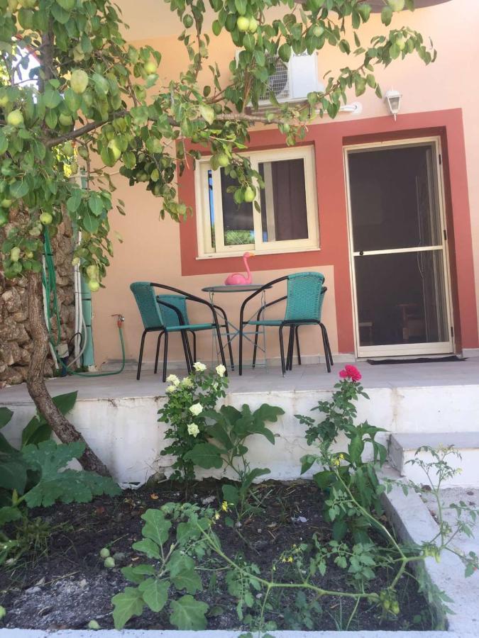Domenica House Apartment Kondaraina ภายนอก รูปภาพ