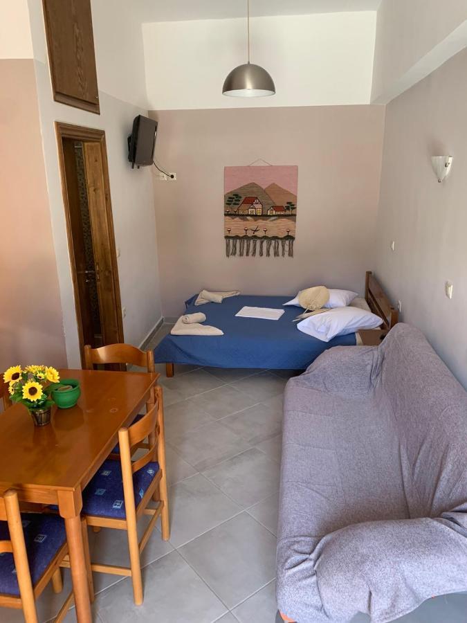 Domenica House Apartment Kondaraina ภายนอก รูปภาพ