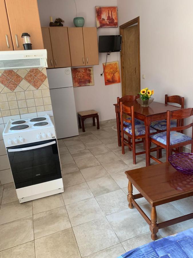 Domenica House Apartment Kondaraina ภายนอก รูปภาพ