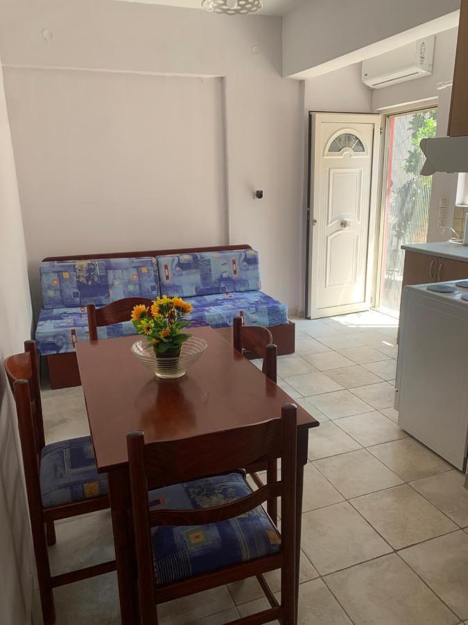 Domenica House Apartment Kondaraina ภายนอก รูปภาพ