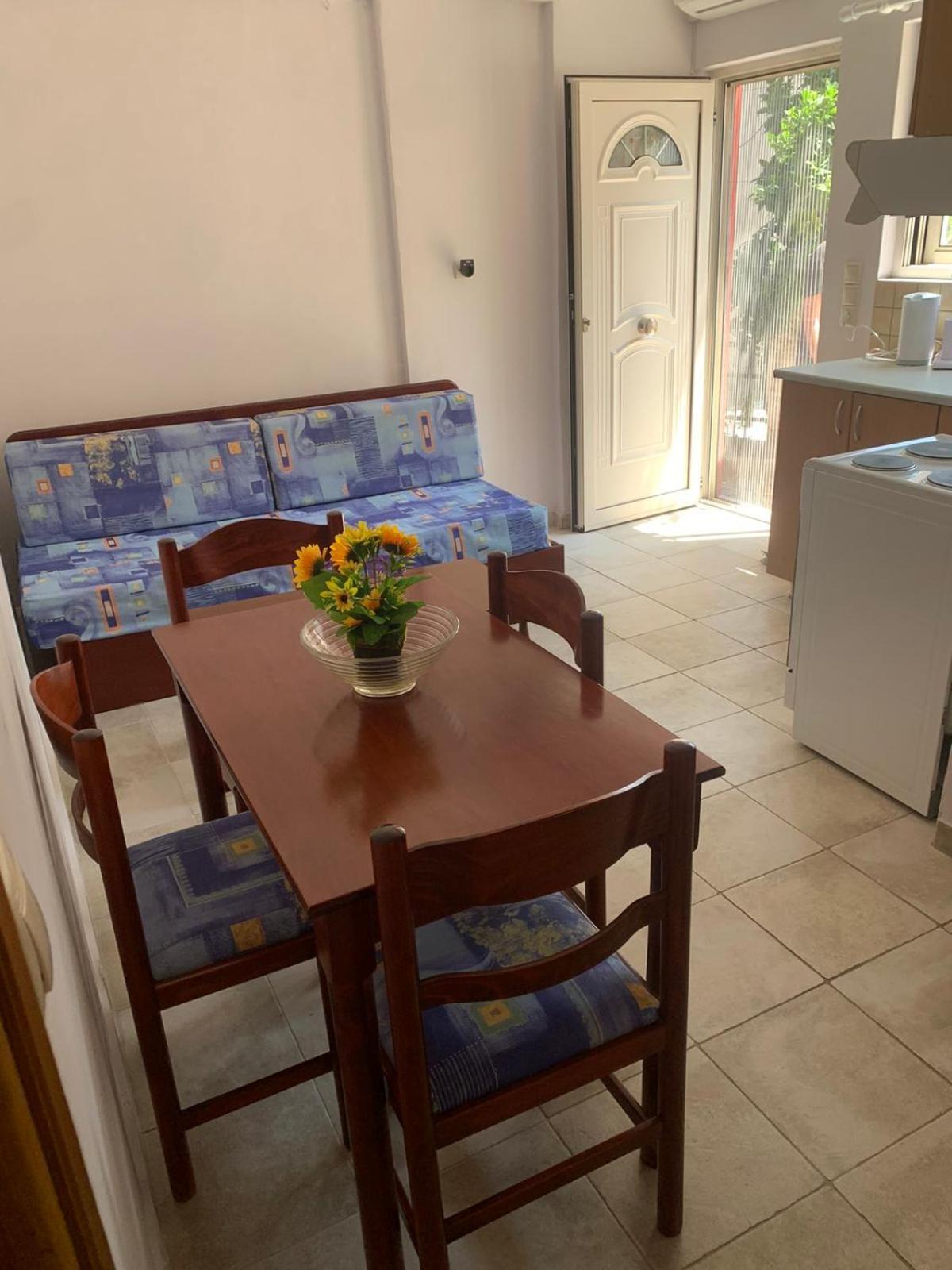 Domenica House Apartment Kondaraina ภายนอก รูปภาพ
